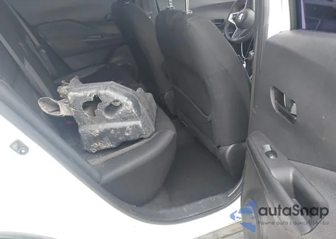 2020 Nissan Kicks S z USA, uszkodzony, nr VIN 3N1CP5BV6LL529106